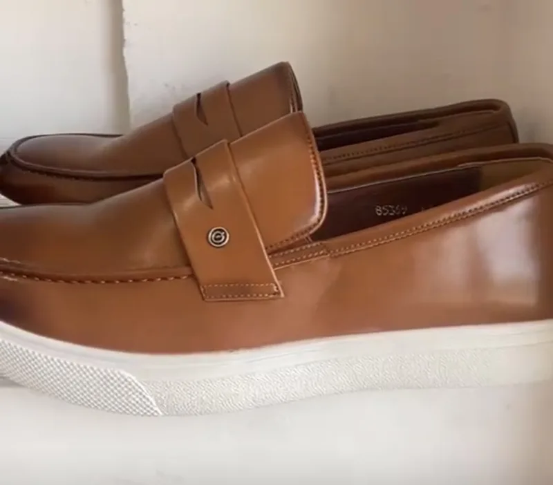 Chaussures marron caramel pour homme